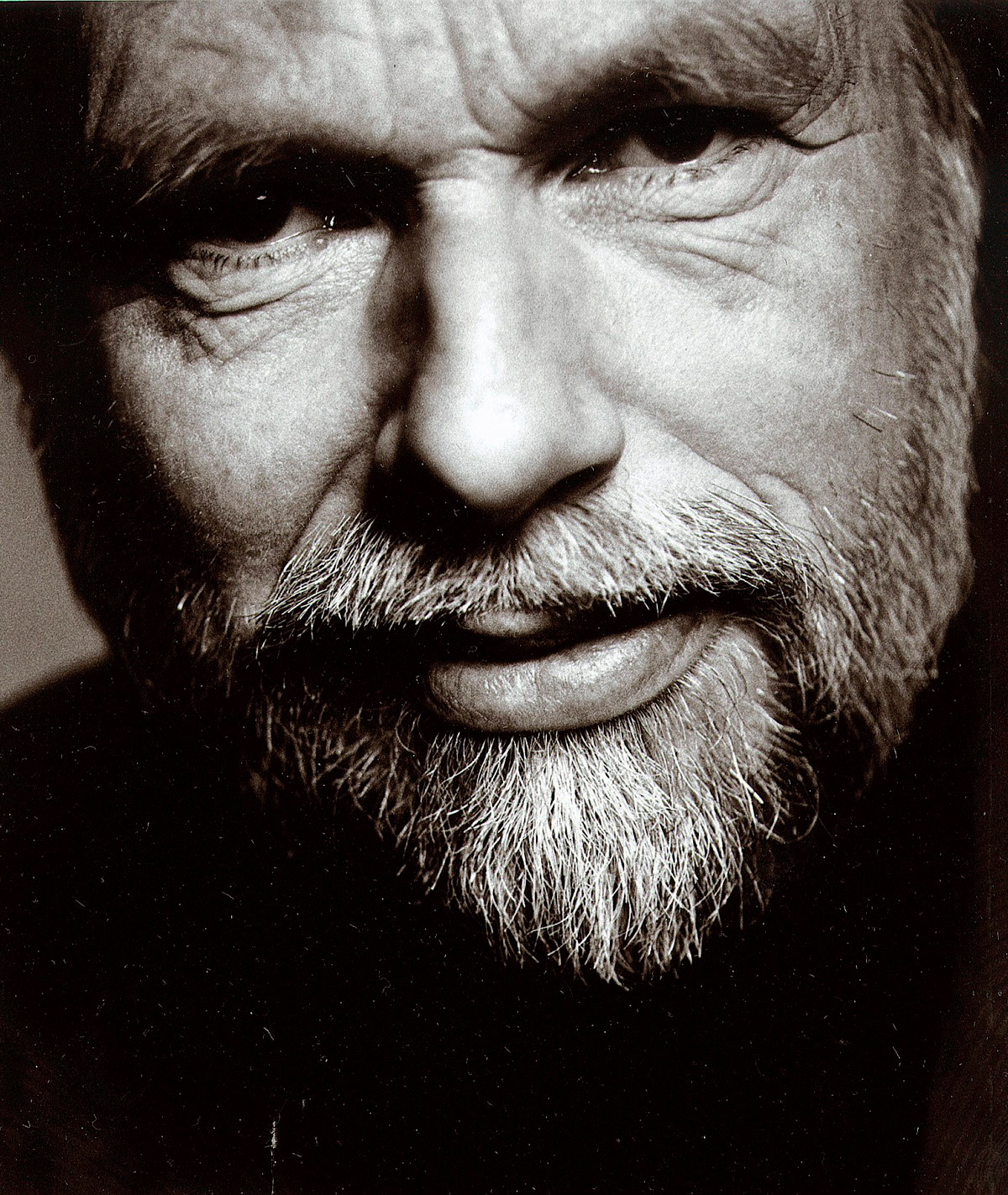 Jan Mehlum (f. 1945) er til daglig forfatter. Han drev Tønsberg Kino i 1992-2000 og er nå med på «restarten“ av Brygga Kino. Foto: Gyldendal Forlag.