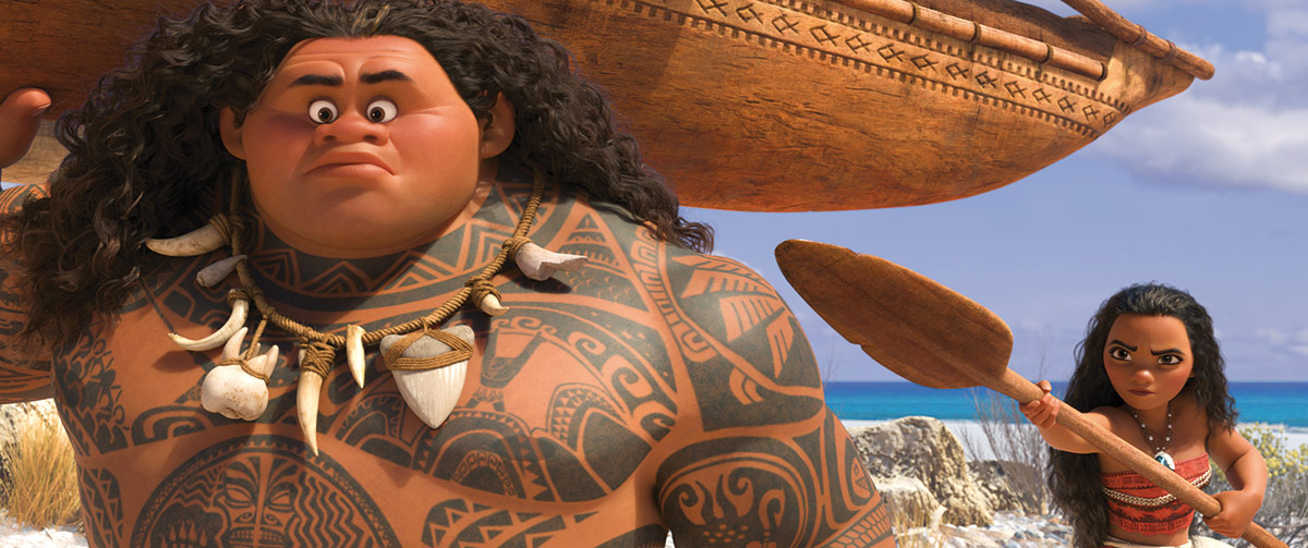 Filmen ble vist i 2D med norsk tekst og originaltale. Dwayne Johnson har stemmen til Maui (t.v.) og Auli'i Cravalho spiller Moana/Vaiana Waialiki.